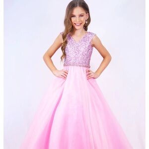 Ava Presley Glam style 27724, size 10, worn once
